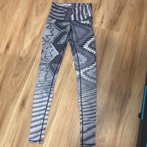 Geometric designs Niyama Sol Leggings